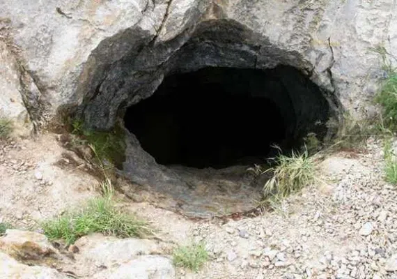 غار جهنم طبس