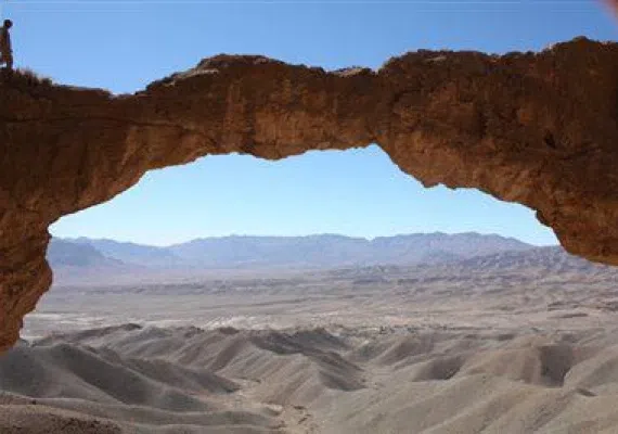 غار لکی اسپیور قاینات