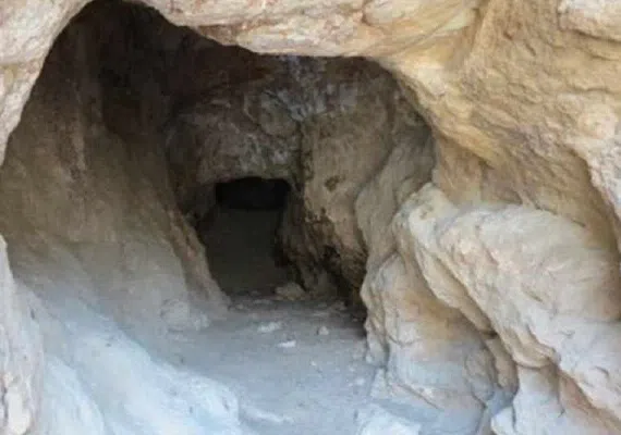 غار خاگینه نماد زیبایی در دل کوه