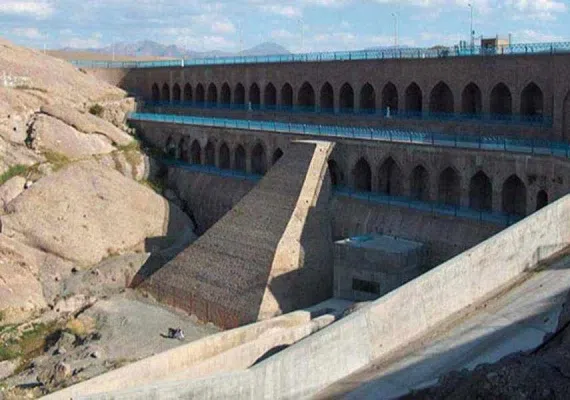 بند باستانی فریمان