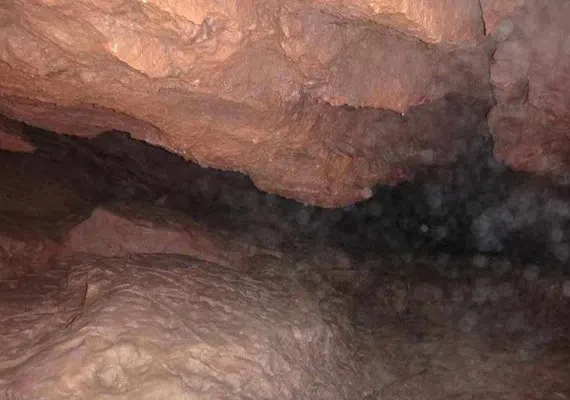 غار سرنی نیشابور