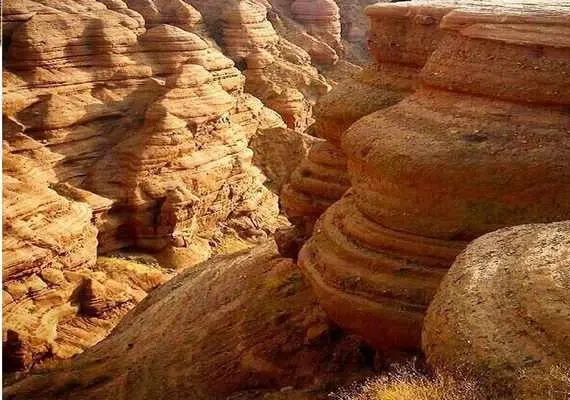 دره پرستوها نیشابور