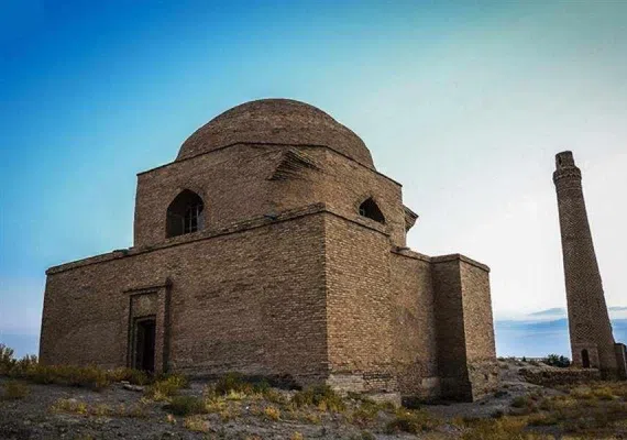 محوطه تاریخی سنگ بست و مقبره ارسلان جاذب