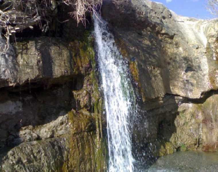 آبشار گنده گاو