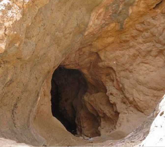 غار خاگینه نماد زیبایی در دل کوه