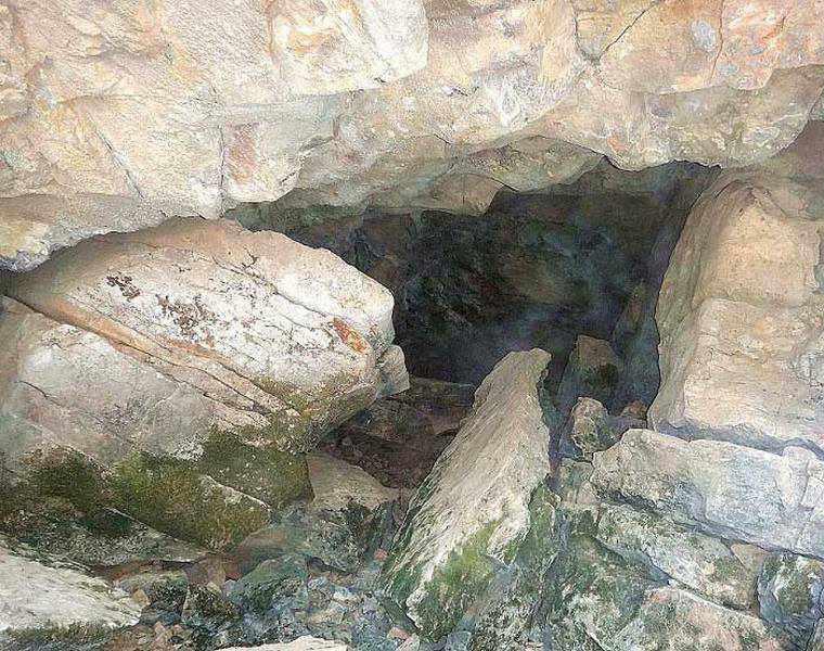 غار سرنی نیشابور