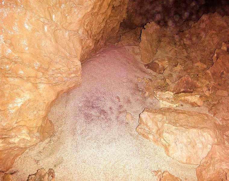 غار سرنی نیشابور