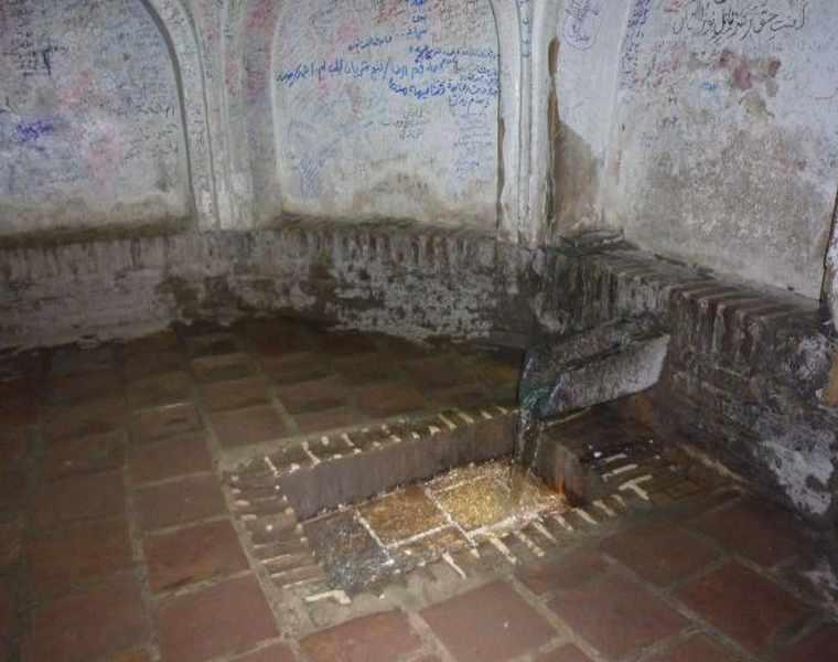 قدمگاه امام رضا کجاست