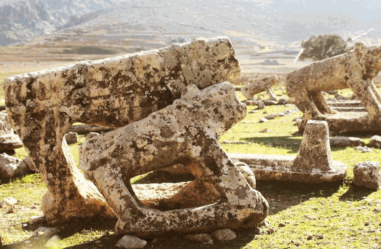 قبرستان شیرهای سنگی شهسوار