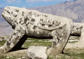 قبرستان شیرهای سنگی شهسوار