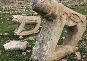 قبرستان شیرهای سنگی شهسوار