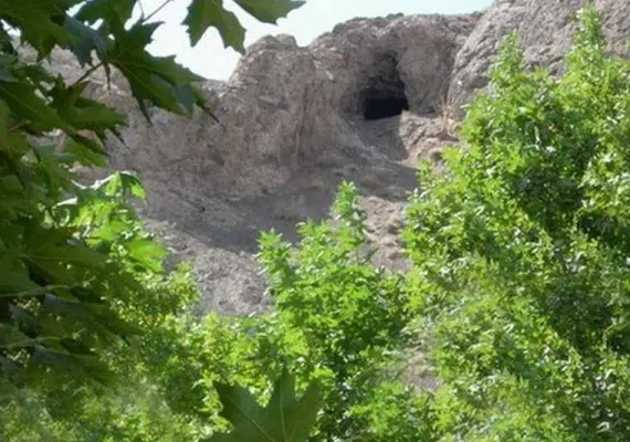 آبشار بید و غار اژدر