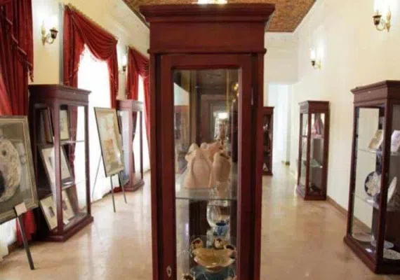 خانه تاریخی ملک