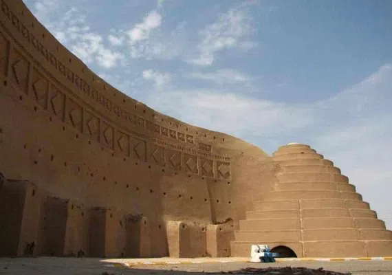 یخدان مویدی