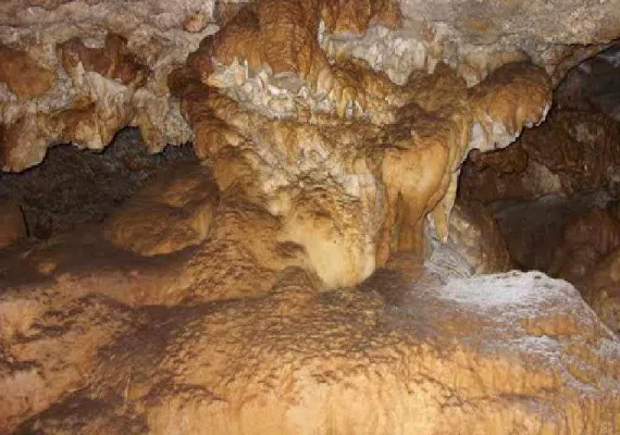 غار مغان