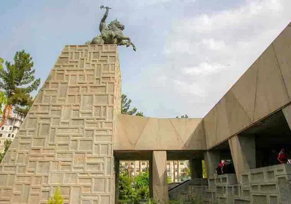 آرامگاه نادرشاه