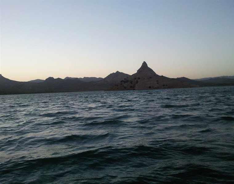 دریاچه سد بافت