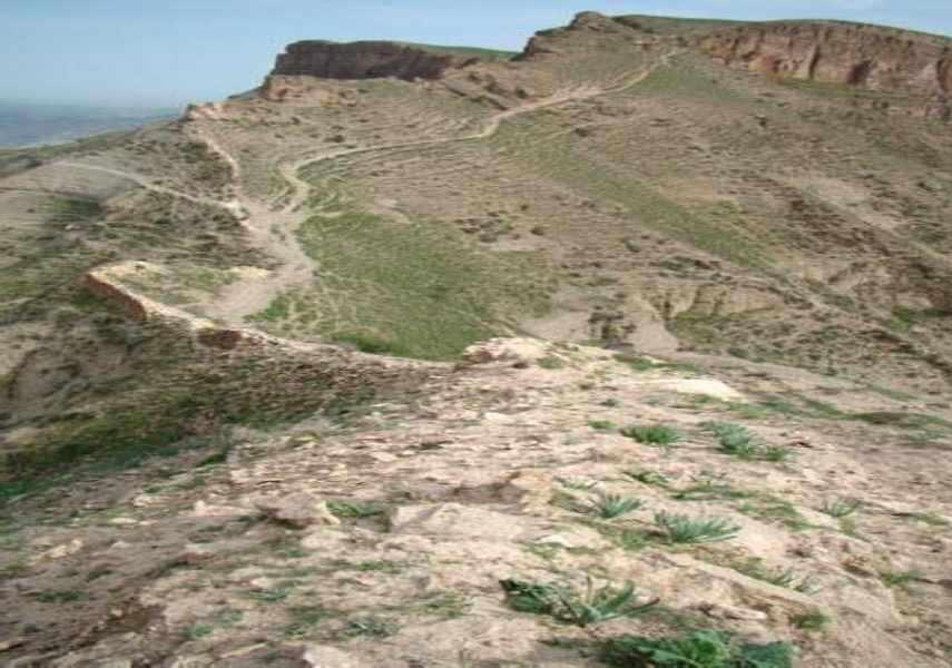 بقایای ارگ فرود کلات