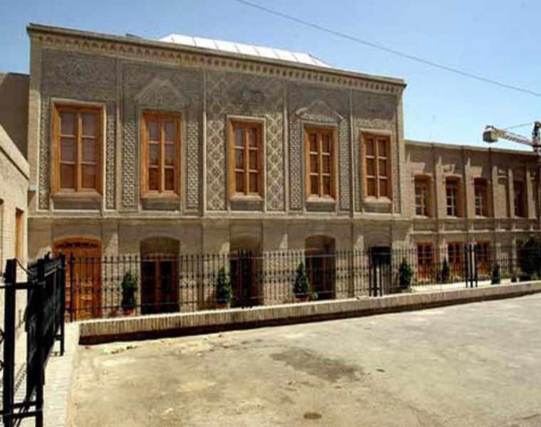 خانه تاریخی ملک