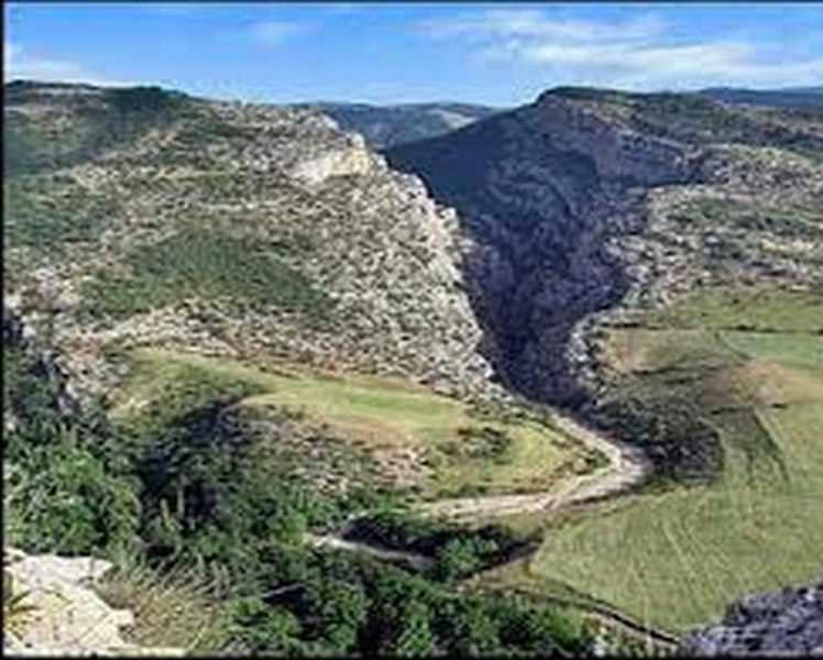 چشمه آب گرم مهمانک