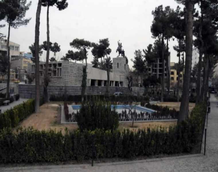 آرامگاه نادرشاه