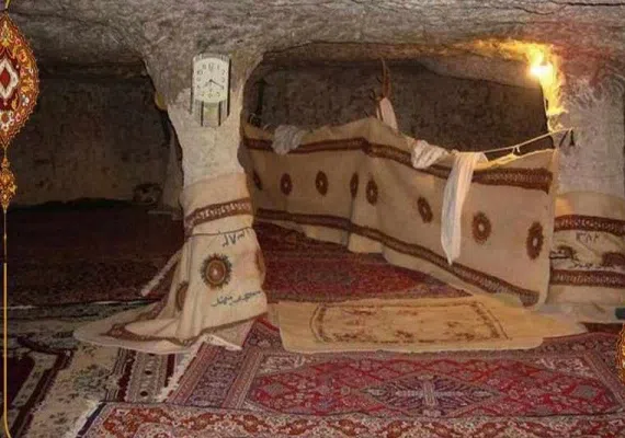 اقامتگاه بوم گردی میمند شهر بابک، اقامتگاهی صخره ای