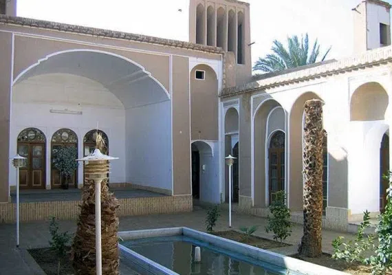 خانه ی آیت الله خاتمی(موزه ی رجال و مفاخر)