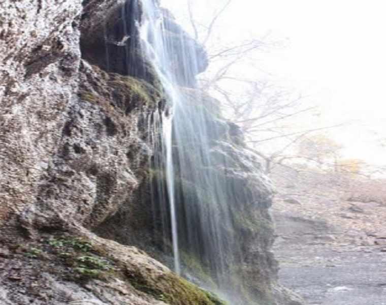 آبشار دره ای ابسر رابر