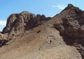 غار دیو ورزق