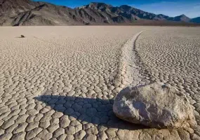 غار لکی اسپیور قاینات