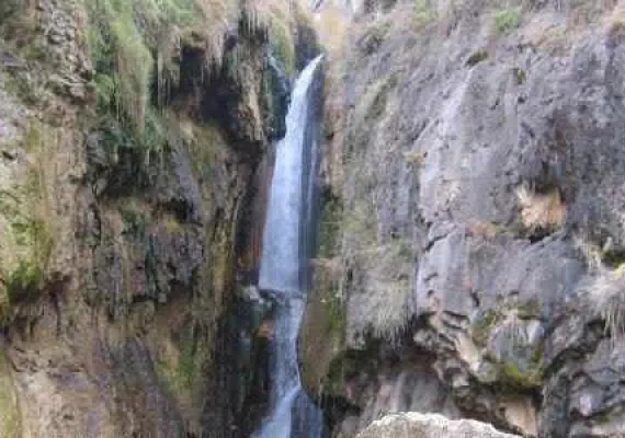 آبشار گنده گاو