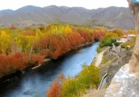 چم طاق از روستاهای باغ بهادران