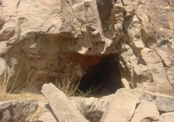 غار زری مشهد