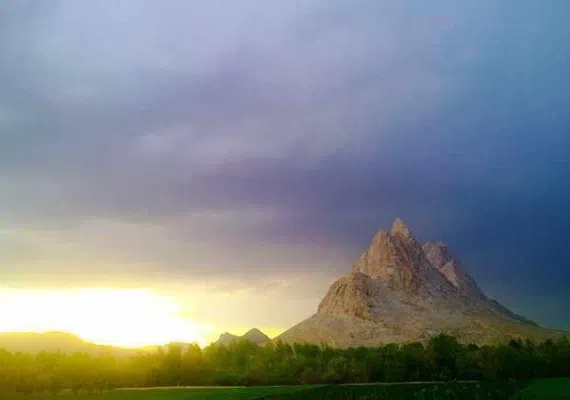 غار ها و پناهگاه های قلعه بزی شهرستان مبارکه