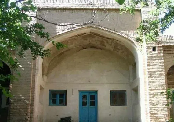 مدرسه علمیه درمیان