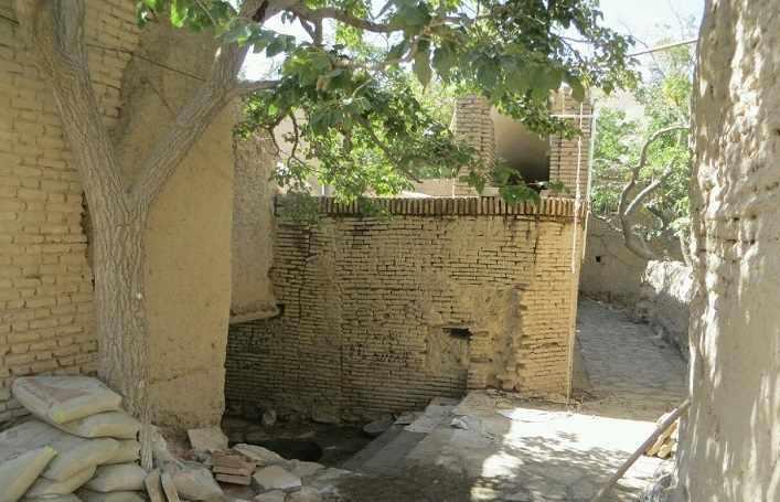 مدرسه علمیه درمیان