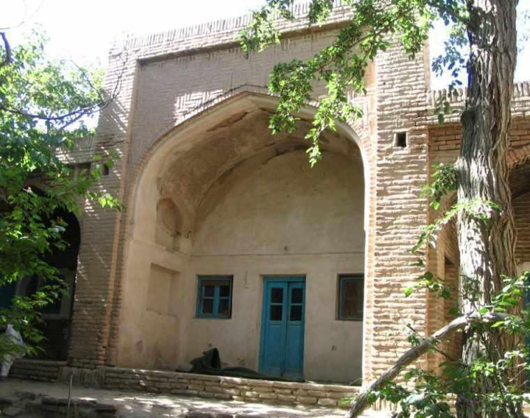 مدرسه علمیه درمیان