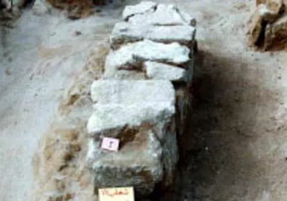 دفن متفاوت اجساد در گورستان شغاب