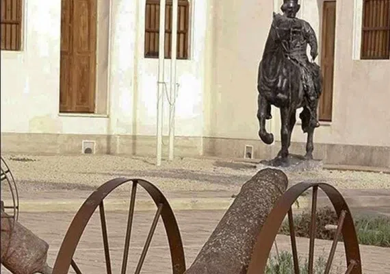 موزه خانه رئیسعلی دلواری، میراث مجاهدی دلیر