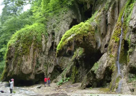 آبشار باران کوه