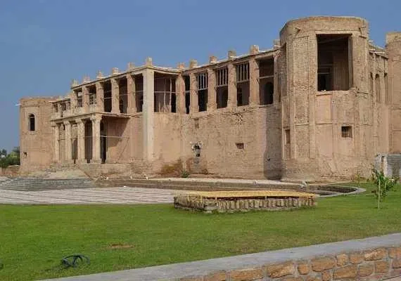 عمارت تاریخی ملک، عمارتی به قدمت قاجار