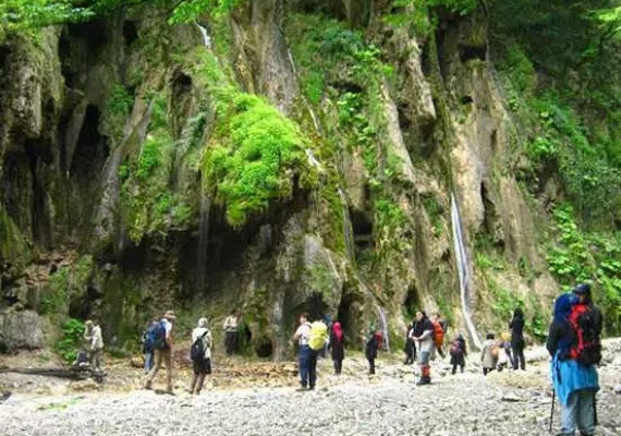 آبشار باران کوه