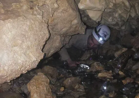 غار آبی دانیال مازندران