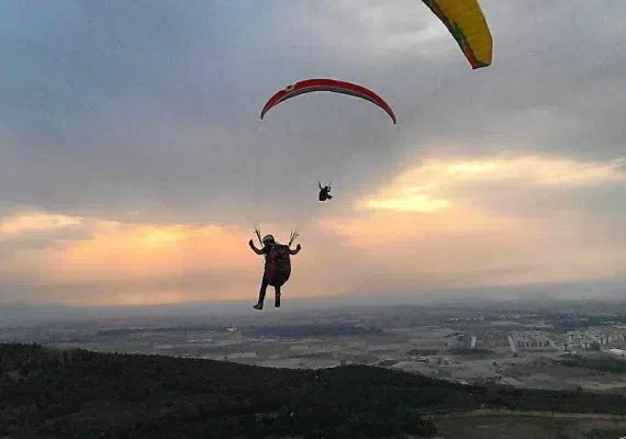 تپه هزار پیچ، چتر نوردی و پرواز در ارتفاعات زیبای گرگان