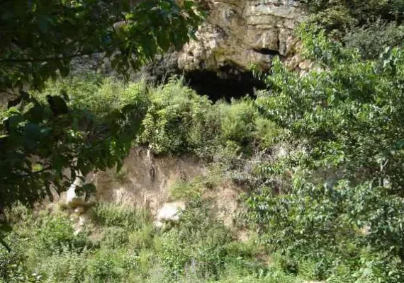 مجمومه غارهای کیارام، از قدیمی ترین غارهای ایران