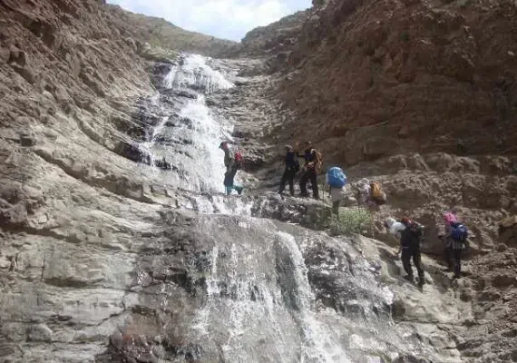 آبشار برگ جهان