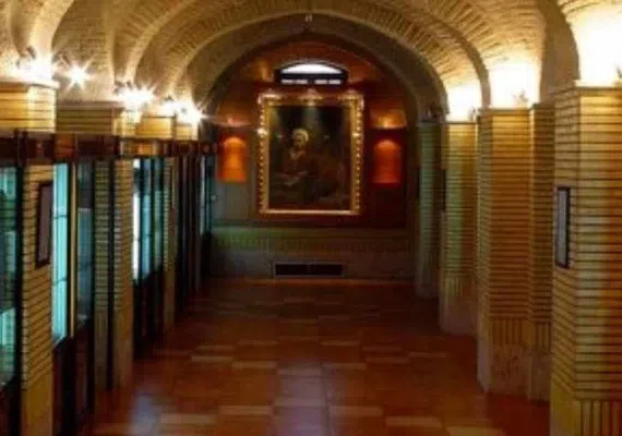 موزه زیبای هنرهای ملی ایران یا حوضخانه باغ گلستان