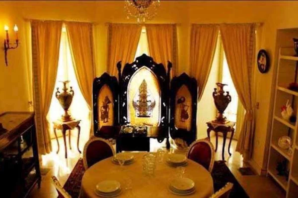 موزه رجعت و عبرت (کاخ مادر شاه)