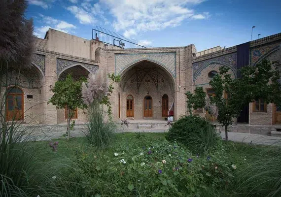 مدرسه شیخ الاسلام شهر قزوین