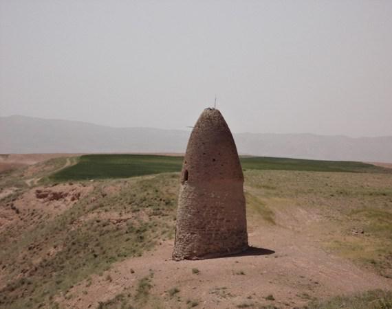 میل خوئین، بنایی خاص در روستایی تاریخی